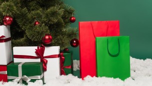 Natale, i regali rendono più felici l'86% dei dipendenti: ecco i 5 più desiderati
