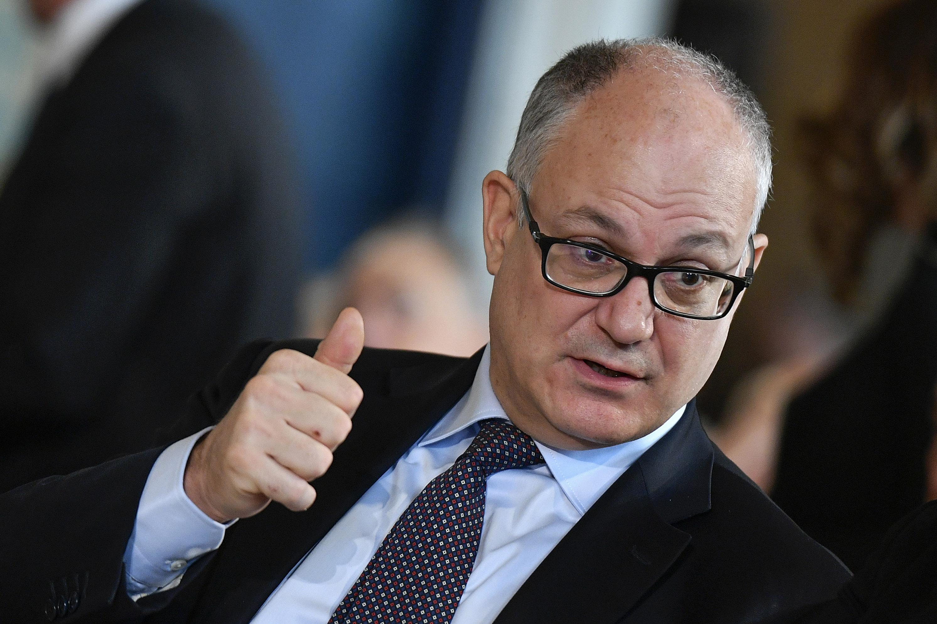 Natalità, Gualtieri: "Numeri preoccupanti, è sfida centrale"