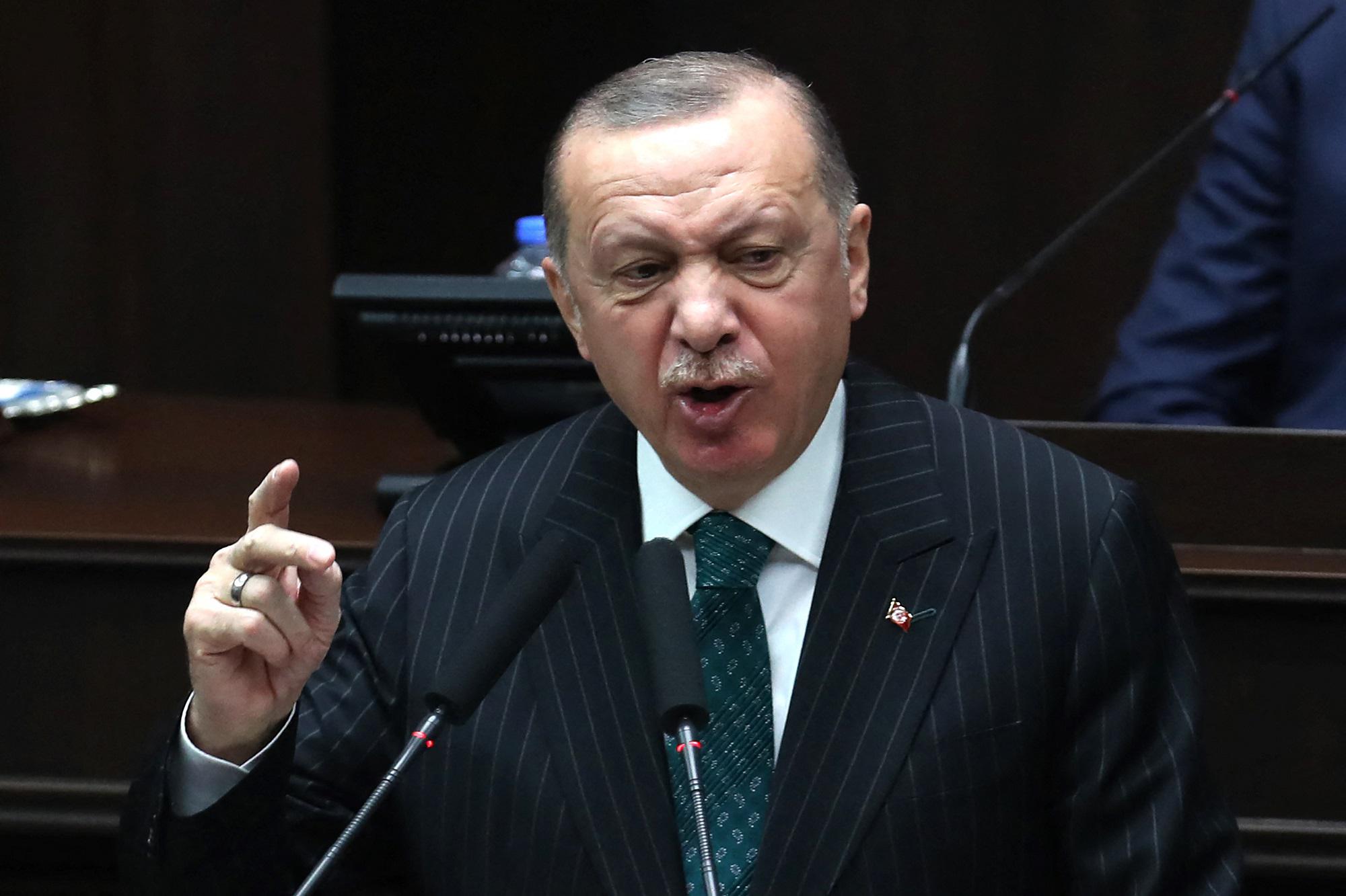 Nato, Erdogan: "Rischi per sicurezza da ingresso Svezia e Finlandia