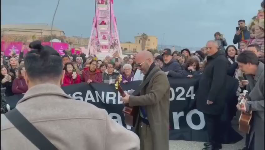 Negramaro, il concerto a sorpresa sul lungomare di Sanremo - Video