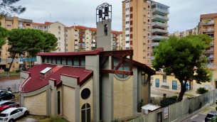 Neonato morto in culla termica a Bari, parroco e manutentore indagati per omicidio colposo