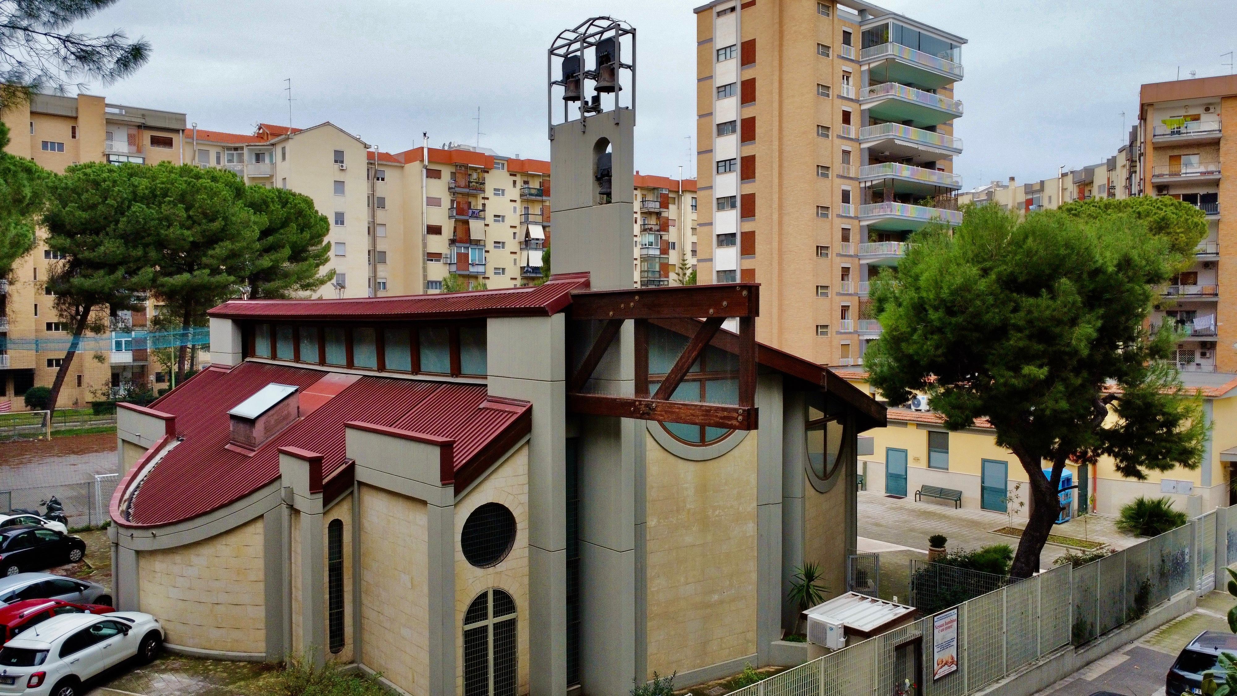 Neonato morto in culla termica a Bari, parroco e manutentore indagati per omicidio colposo