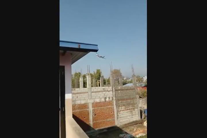 Nepal, aereo caduto: gli ultimi istanti prima dello schianto - Video