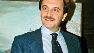 Nicola Calipari, chi era lo 007 che morì durante la liberazione di Giuliana Sgrena