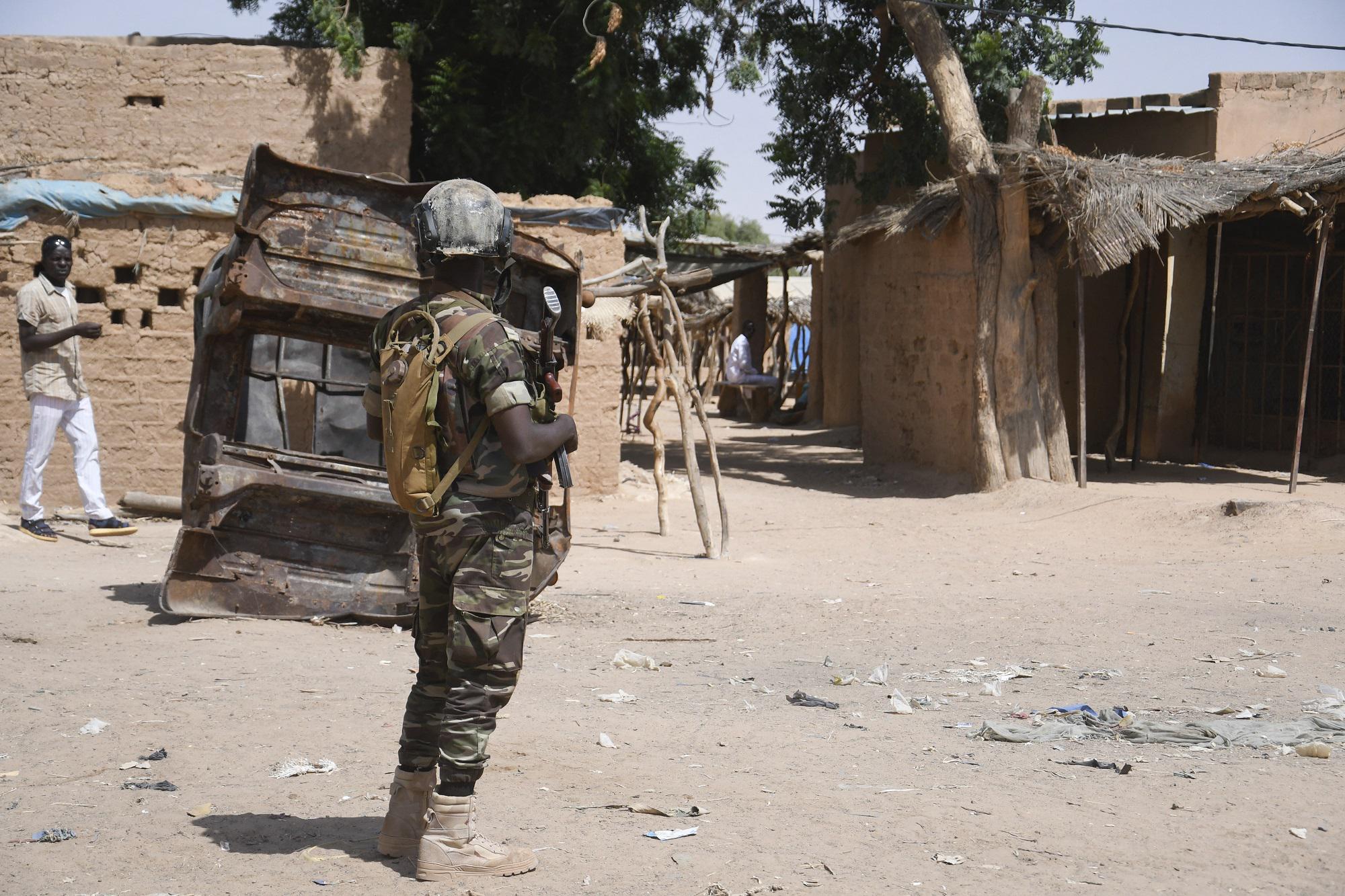 Niger, brucia una scuola: decine di bimbi morti e ustionati