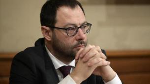 No green pass, Patuanelli: "Lega in piazza segnale devastante"