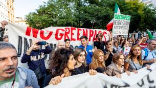 No green pass, protesta a Milano: 8 fermati