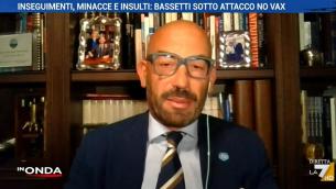 No vax, Bassetti: "Io inseguito sotto casa, è terrorismo"