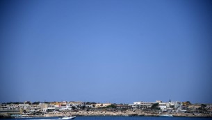 Notte di sbarchi a Lampedusa, da ieri oltre 1000 migranti sull'isola