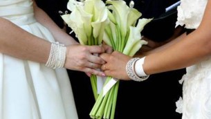 Nozze gay, Chiesa anglicana dice sì a benedizione coppie stesso sesso