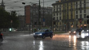 Nubifragi e tempeste di vento, è allerta maltempo: le previsioni meteo