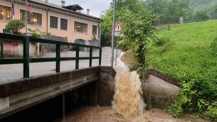 Nubifragio a Brescia, punte di pioggia fino a 145 mm - VIDEO