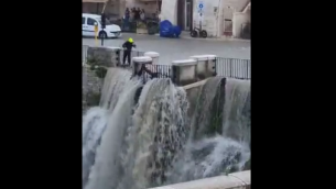 Nubifragio a Matera, tre persone messe in salvo da allagamenti - Video