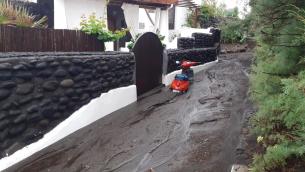 Nubifragio su Stromboli, acqua e fango invadono strade e case