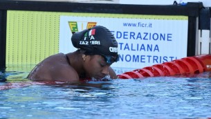 Nuoto, Sara Curtis batte record Federica pellegrini nei 100 stile libero