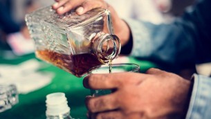 Nuovi antiobesità riducono di 2 terzi il consumo di alcol: lo studio