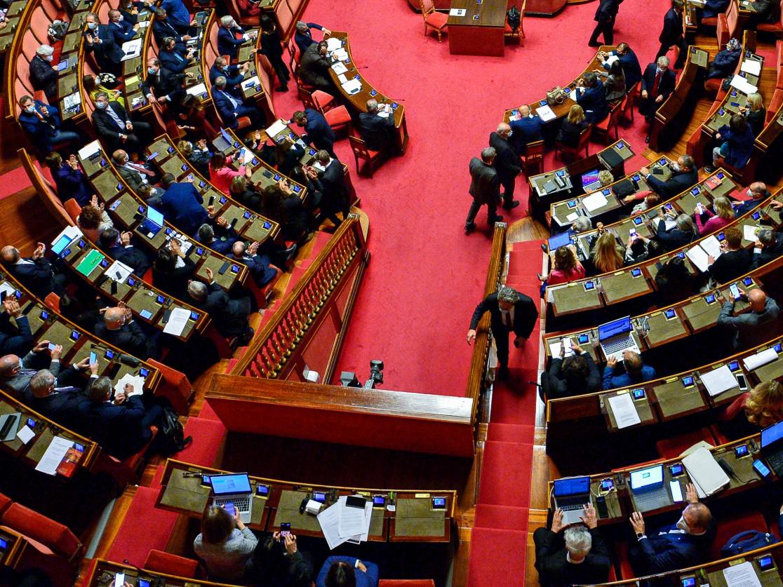Obbligo vaccino over 50, governo pone fiducia al Senato su decreto