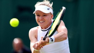 Odore troppo forte dell'avversaria, tennista chiede di spruzzare deodorante - Video