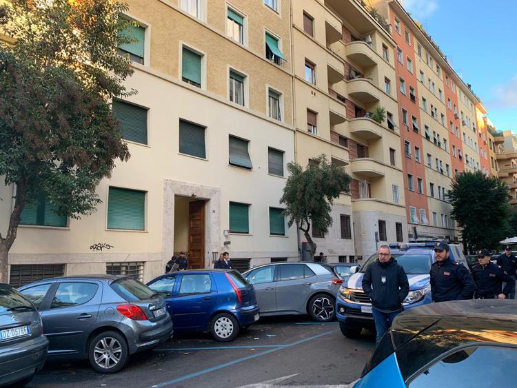 Omicidi Roma, De Pau dopo delitti voleva scappare: offrì soldi per passaporto