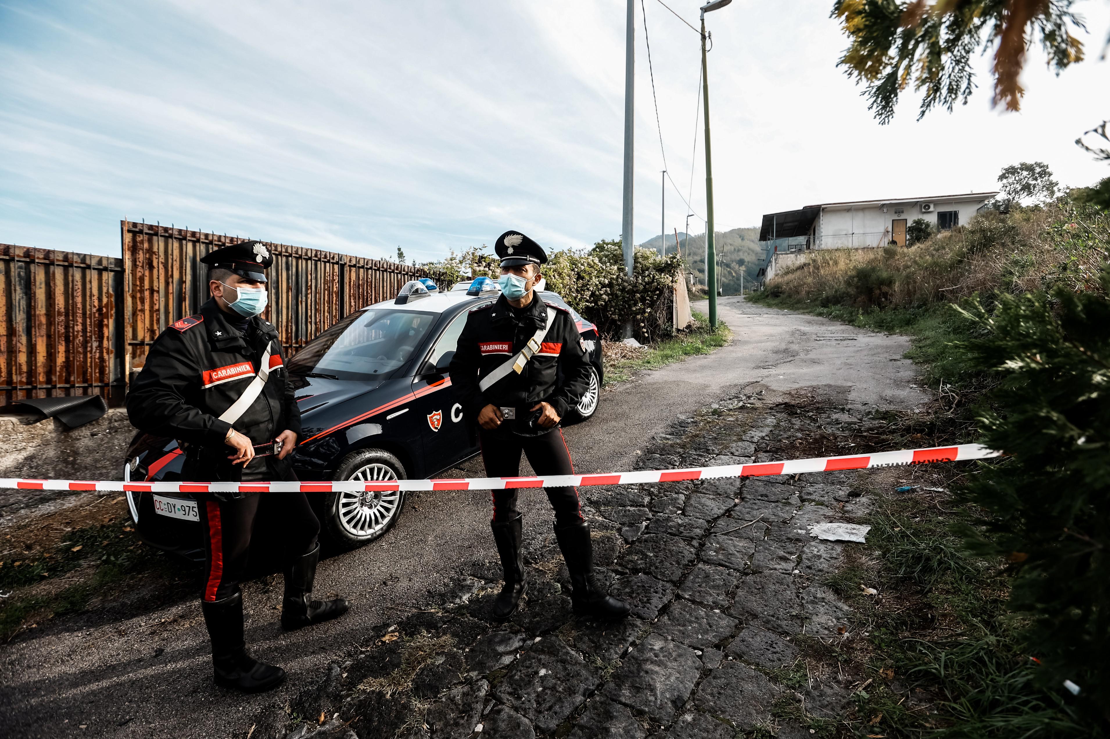Omicidio Ercolano, "raffica colpi da distanza ridotta: vittime non avevano scampo"
