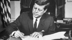 Omicidio John Kennedy, desecretati 1500 documenti - Leggi