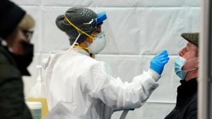Omicron, Oms: "Effetti meno gravi, abbiamo le prove"