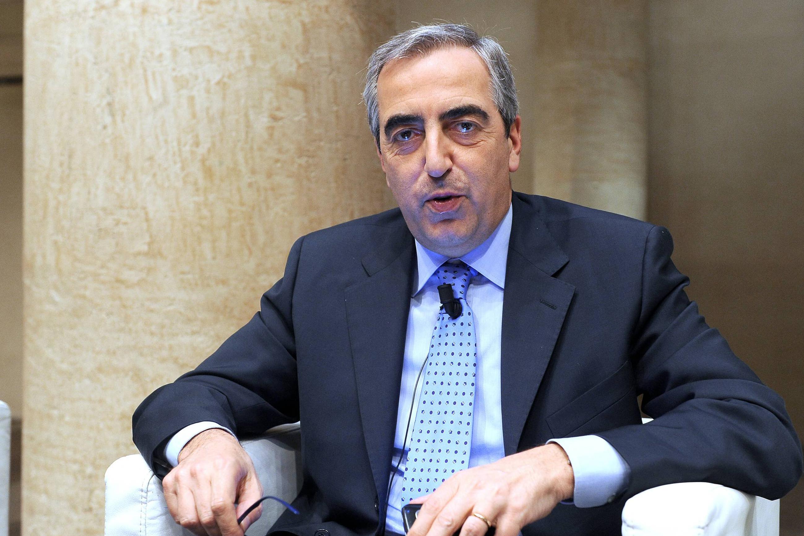 Omofobia, Gasparri: "Ddl Zan? Più importante di un norma costituzionale, apre al fluido e al tuttX"