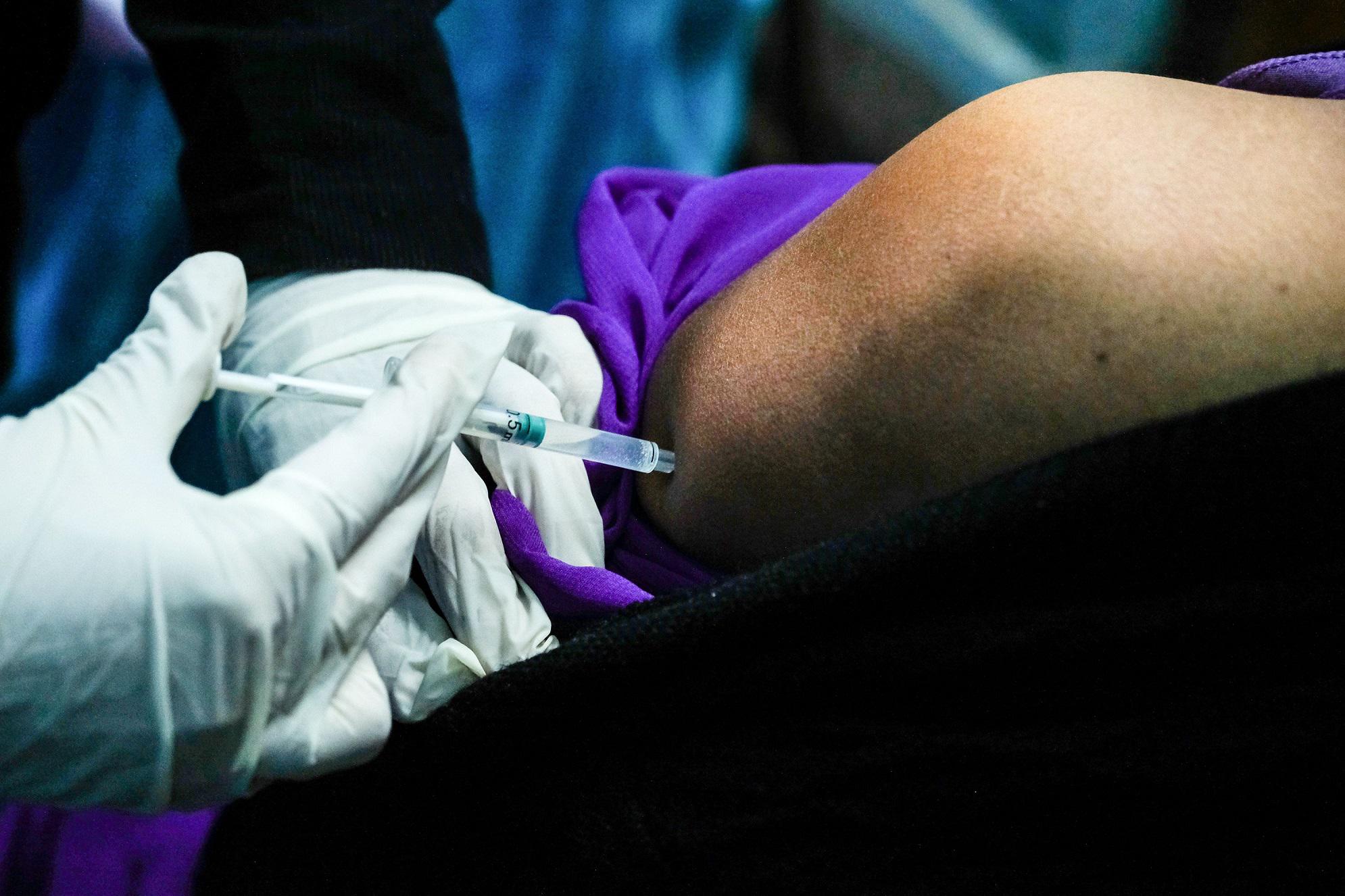 Oms: "Vaccinazioni superano casi Covid"
