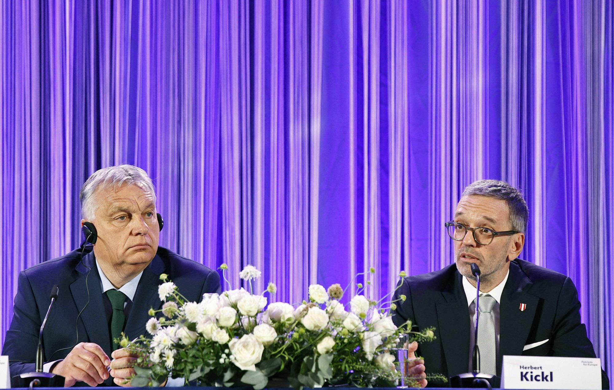 Orban, Kickl e Babis firmano 'Manifesto patriottico': nuovo gruppo politico in Ue