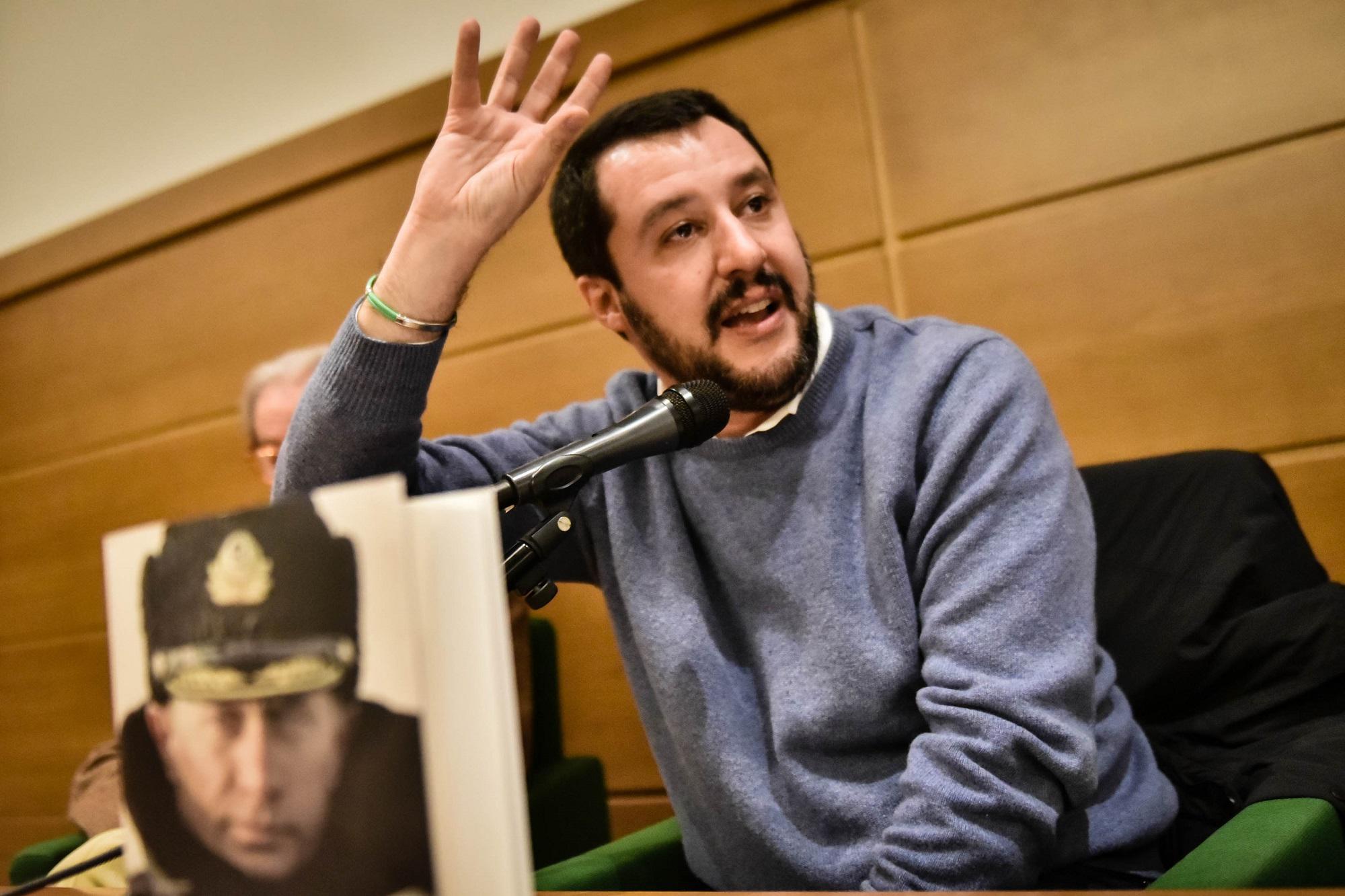 Osho: "Salvini a Mosca manna dal cielo per la satira"