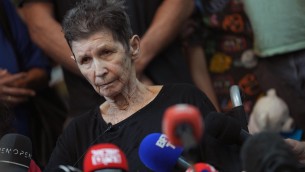 Ostaggio Hamas racconta "l'inferno: portata in moto in tunnel e picchiata"