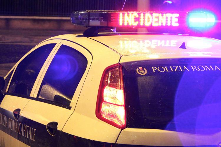 Ostia, investito da bus sulla via del Mare: morto 21enne