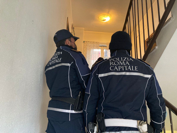 Ostia, sgombero alloggi Ater occupati da famiglia Spada