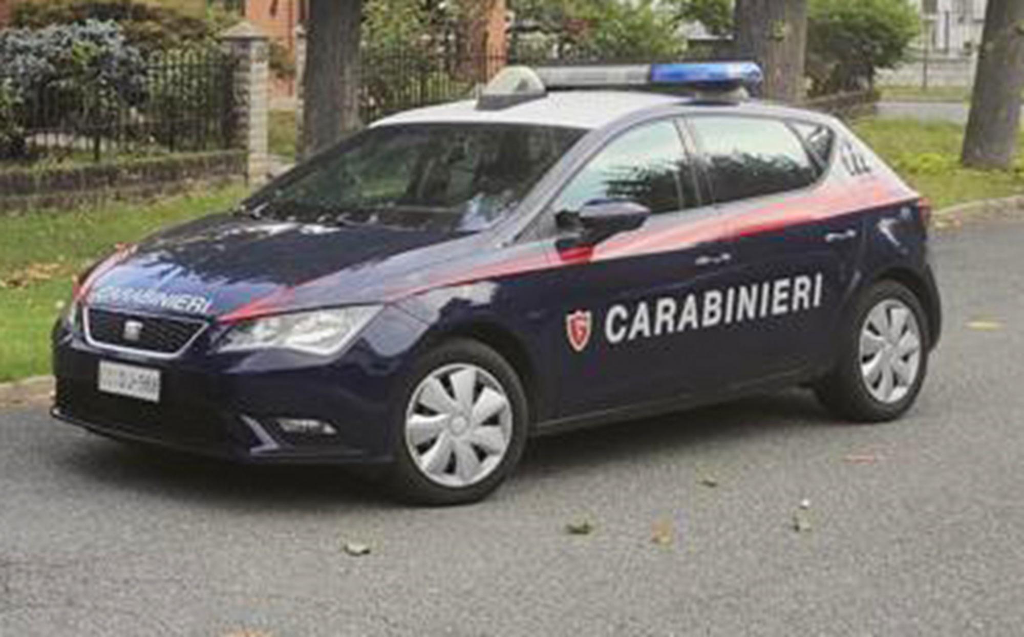 Padova, donna uccisa a coltellate nel cortile di casa della mamma