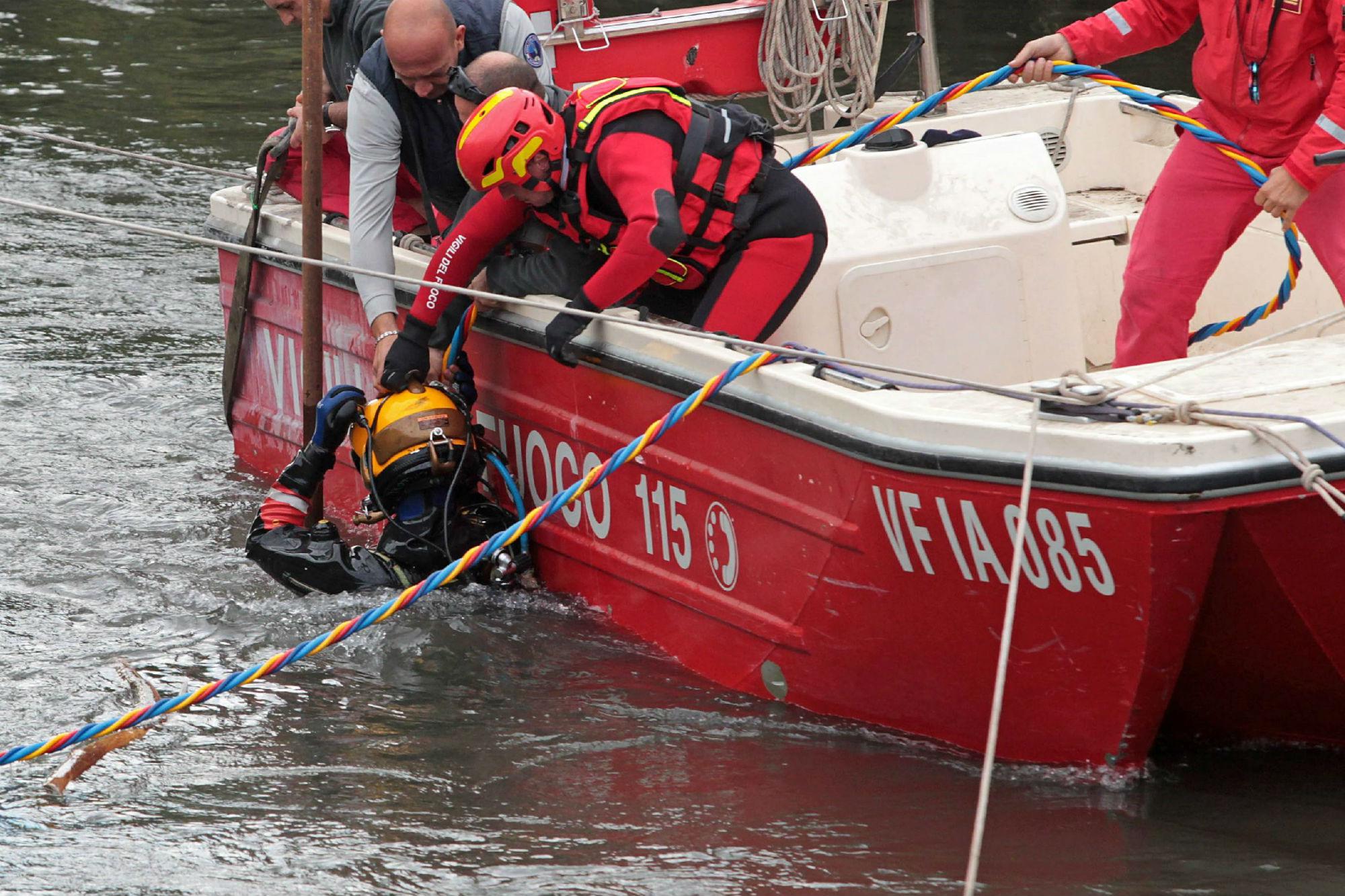 Padova, si tuffa nel Brenta e scompare: recuperato corpo di un 27enne