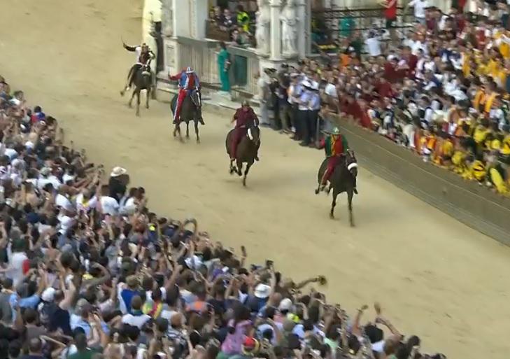 Palio di Siena 2022, vince il Drago