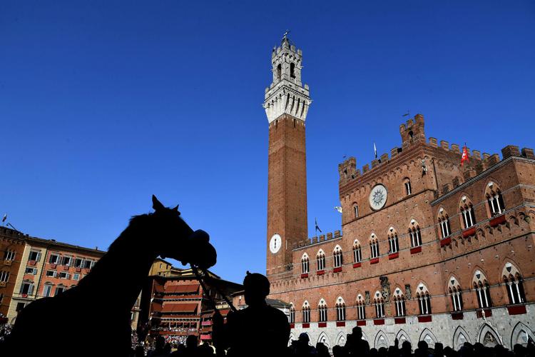 Palio Siena 2023, tutto pronto per il 2 luglio: orari, dove vederlo in tv