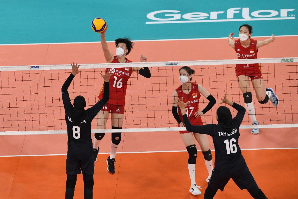 Pallavolo e covid, Cina in campo con mascherine