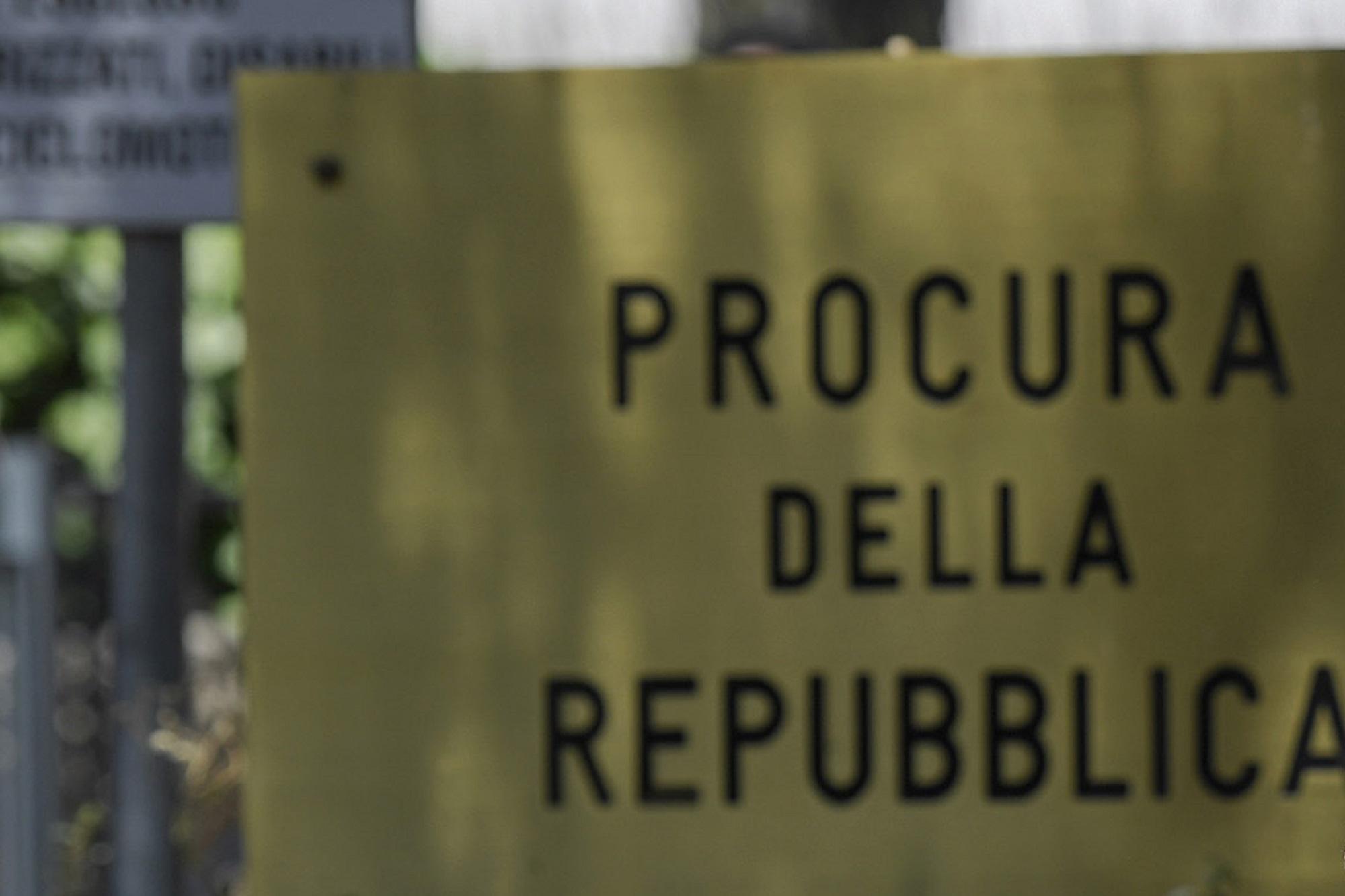 "Palpata breve non è reato", Procura di Roma impugna la sentenza