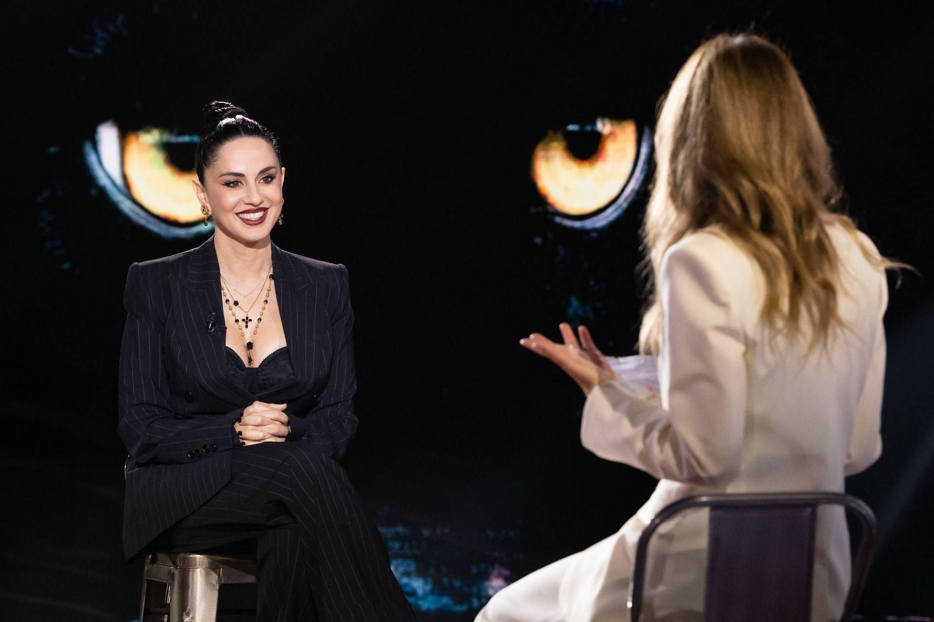 Paola Iezzi a Belve: "Mi sento un gay nel corpo di una donna, ho un debole per quelle intelligenti"