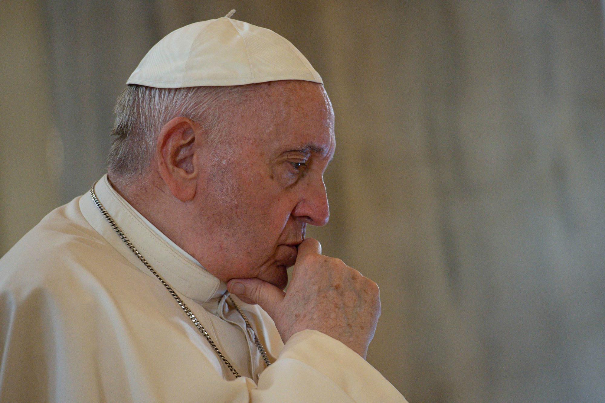 Papa: "A volte siti web sono tossici"