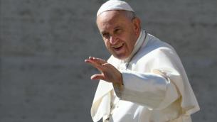 Papa all’Aquila: "C’è tutto da ricostruire e si fa insieme"