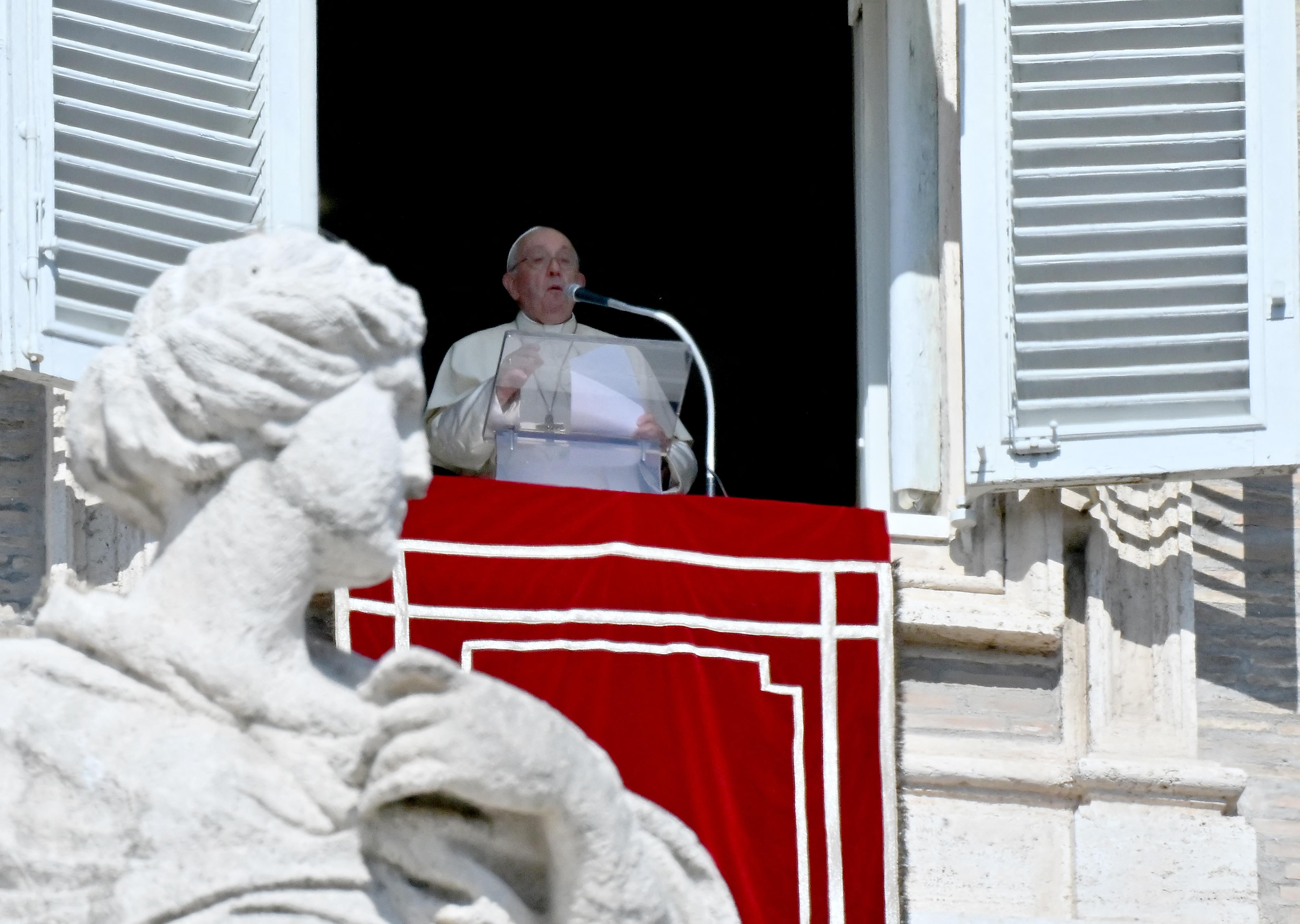 Papa: "Armi si fermino, preghiamo per la pace in Israele e Palestina"