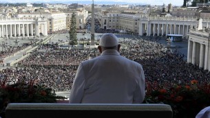Papa, dalla malattia alla morte: la lunga partita dei complottisti