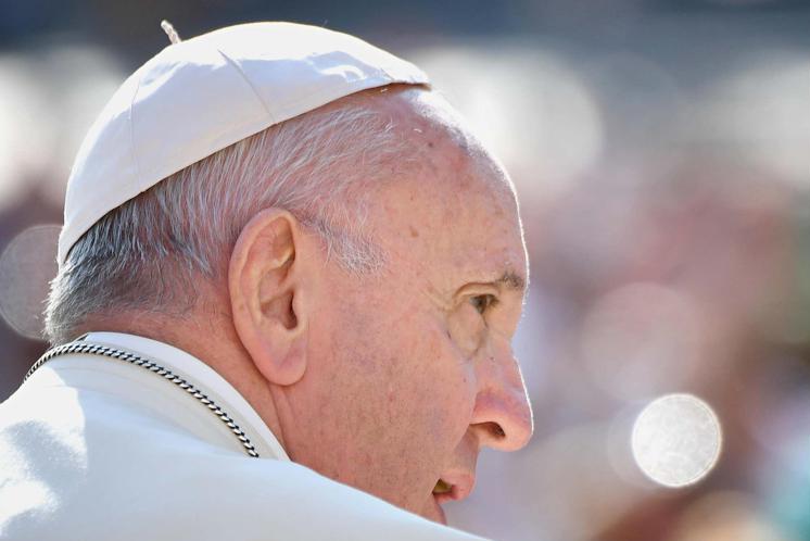 Papa, esami del sangue "soddisfacenti"