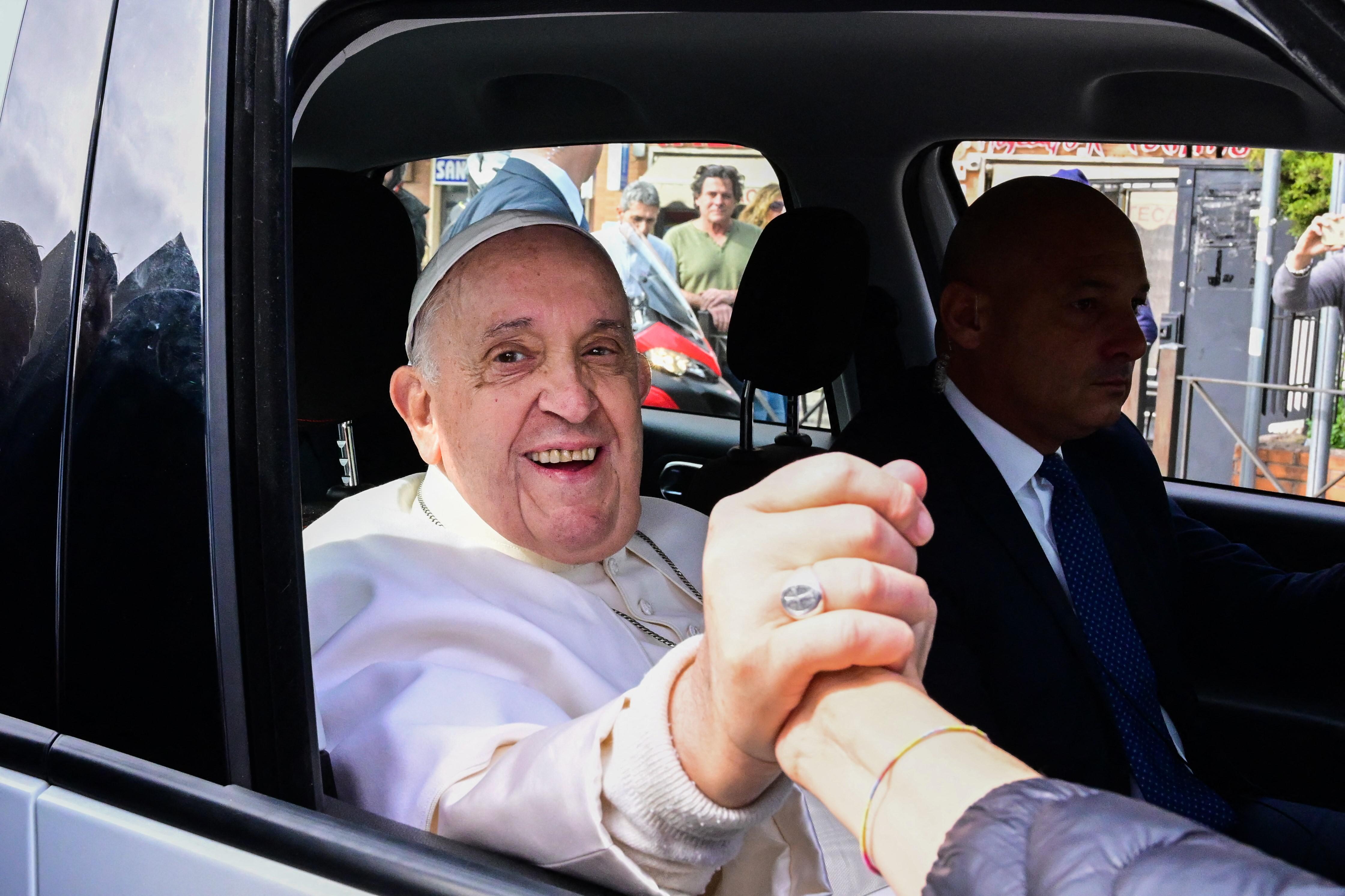 Papa Francesco alla Cei, battuta sulla salute: "Non è tempo di onoranze funebri"
