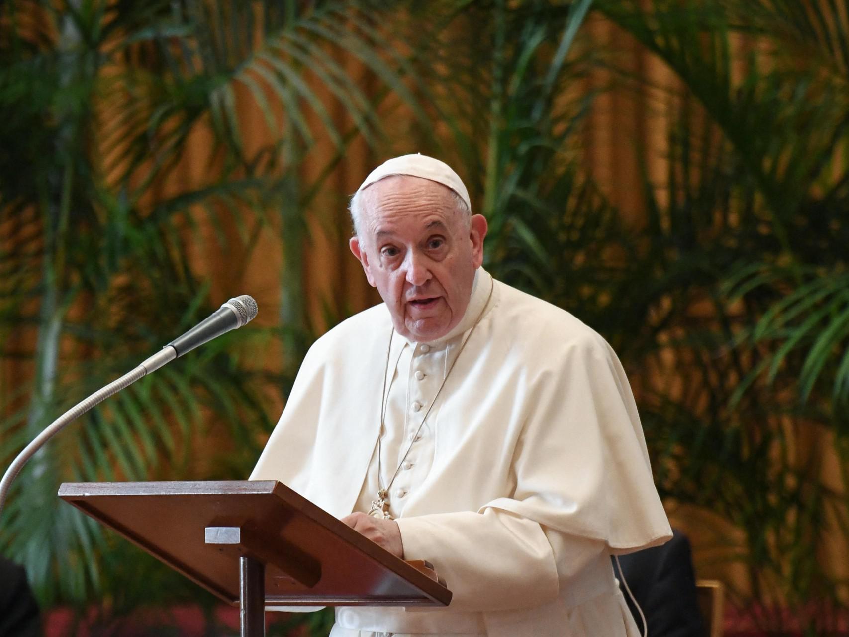 Papa Francesco alle suore: "Non fate le zitellone"