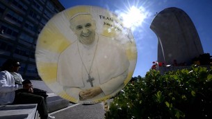 Papa Francesco, ancora "lievi miglioramenti" per il Pontefice: come sta