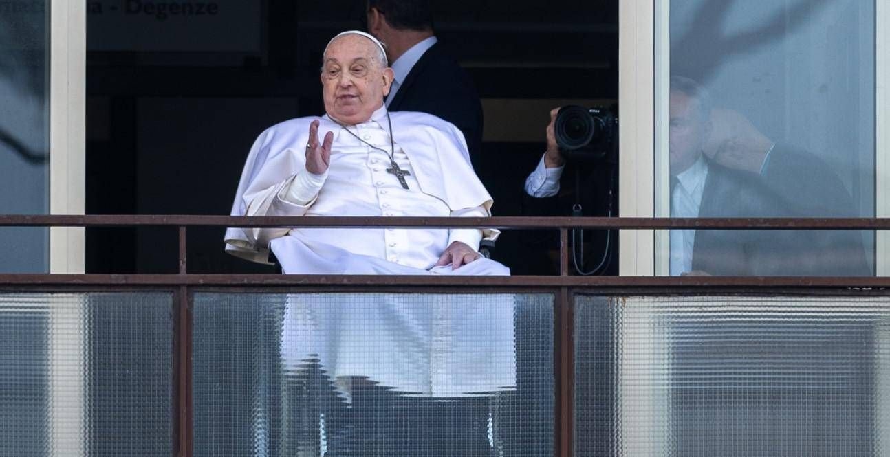 Papa Francesco: "Ci sia rinnovata attenzione agli anziani, ricchezza della società"