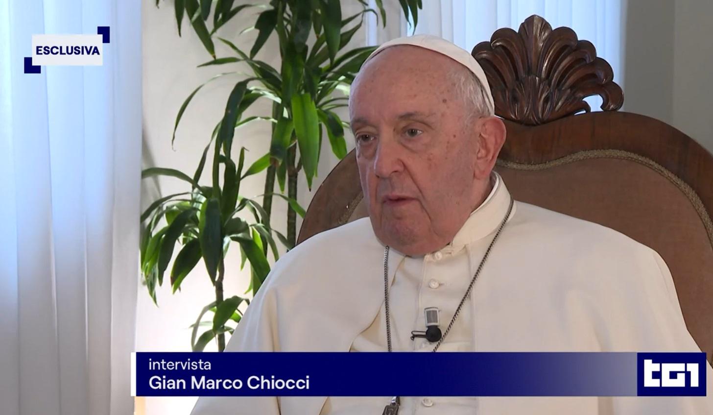 Papa Francesco, dalla salute a Pelè: il Pontefice privato al Tg1